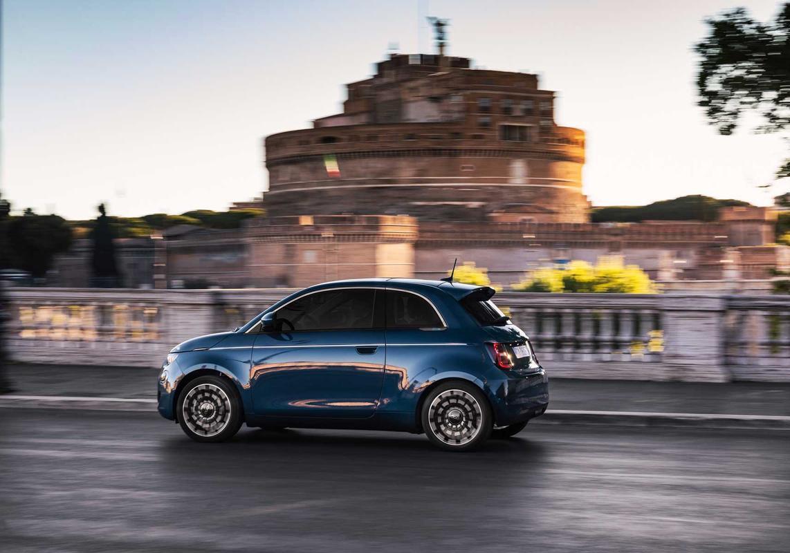 FIAT Nuova 500 al Rom-E