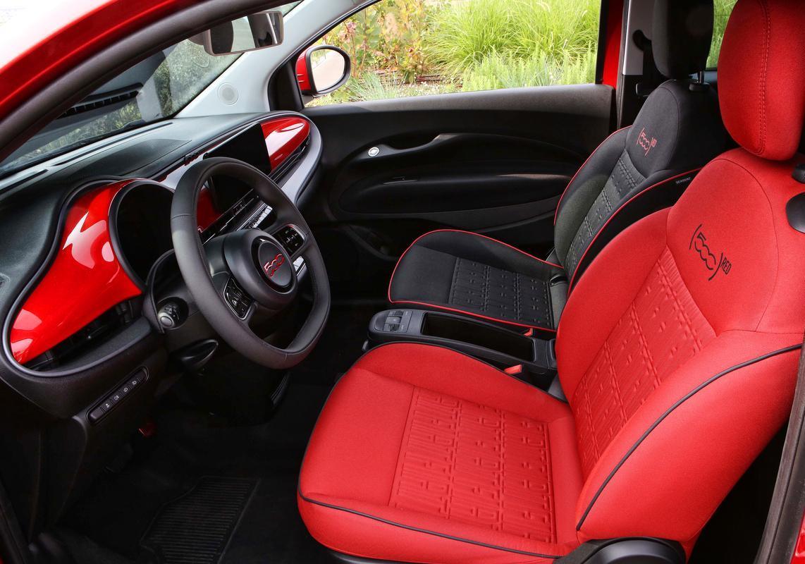 Fiat Nuova 500 (RED) abitacolo