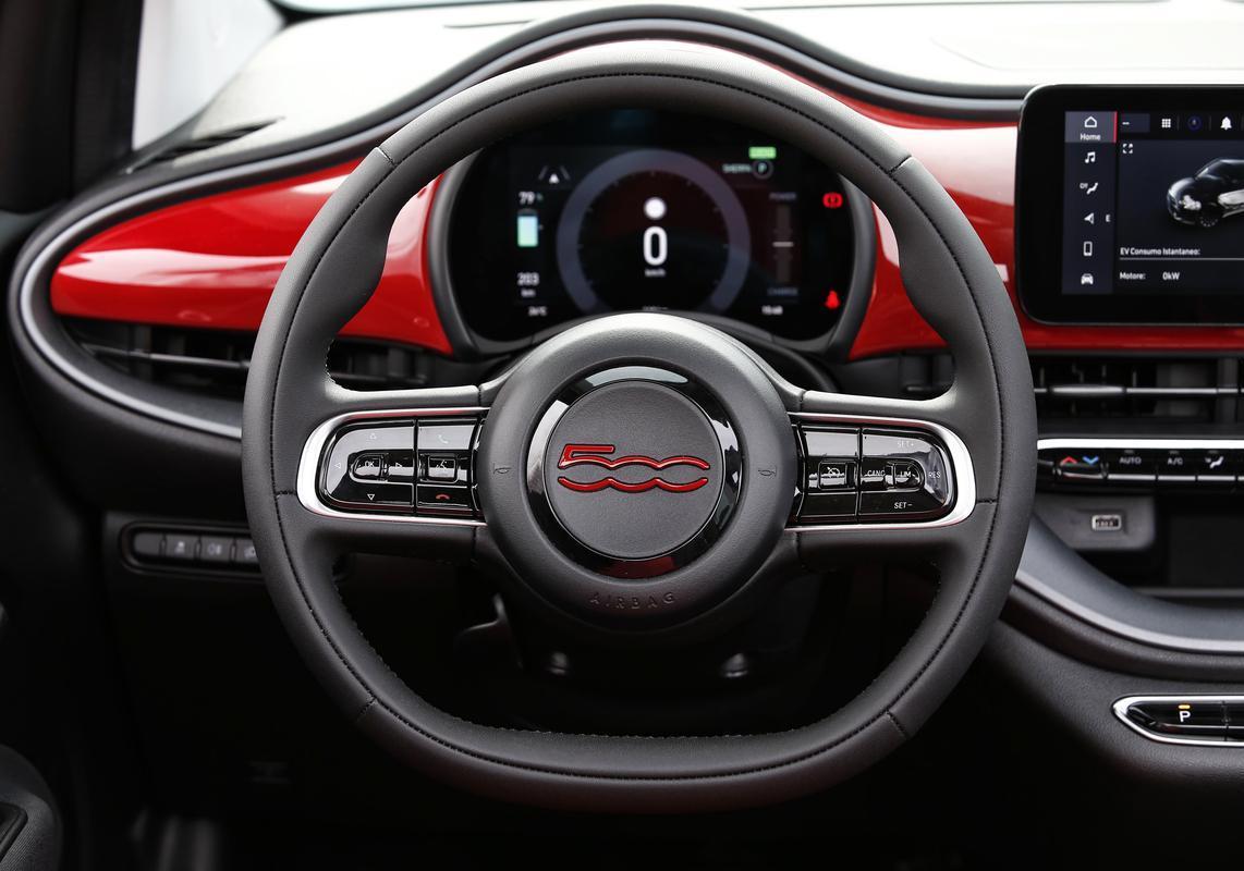 Fiat Nuova 500 (RED) strumentazione volante