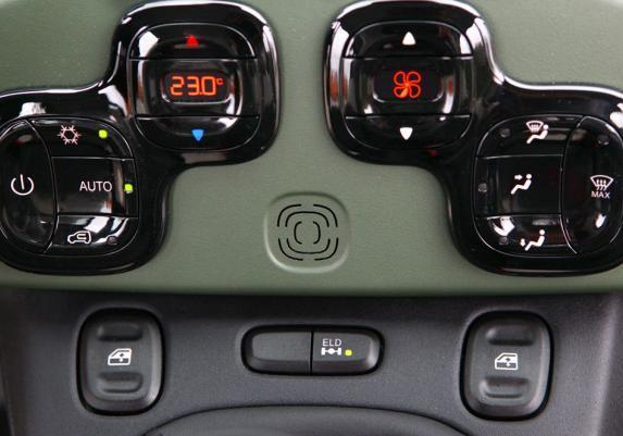Fiat Panda 4x4 dettaglio climatizzatore automatico