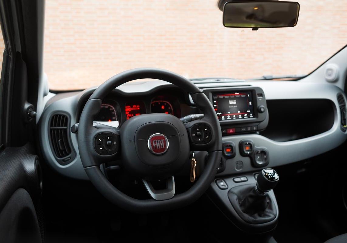 Fiat Panda Hybrid Cross interni