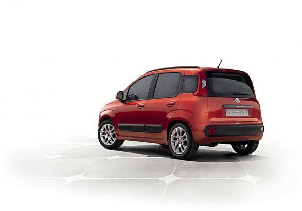 Fiat Panda tre quarti posteriore