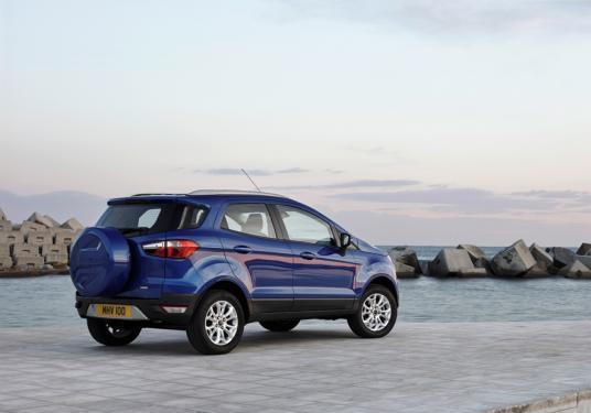 Ford EcoSport tre quarti posteriore 2