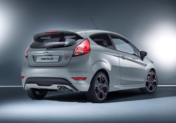 Ford Fiesta ST200 tre quarti posteriore