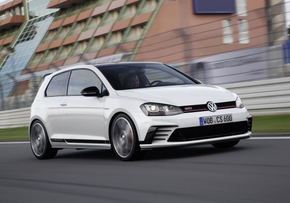 Golf GTI Clubsport tre quarti movimento