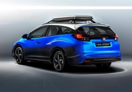 Honda Civic Tourer Active Life Concept tre quarti posteriore