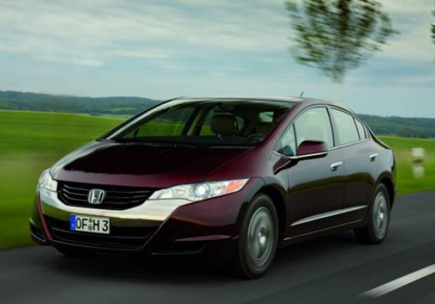 Honda FCX Clarity tre quarti anteriore