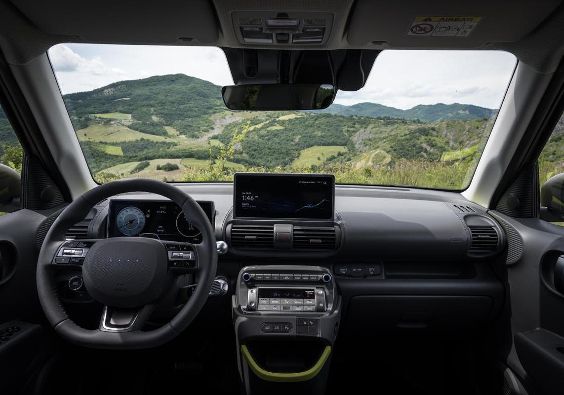 Hyundai Inster Cross 49 kWh abitacolo