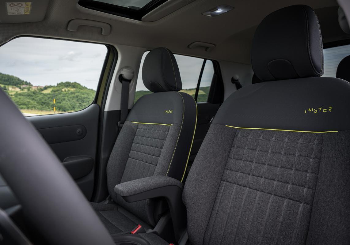 Hyundai Inster Cross 49 kWh sedili