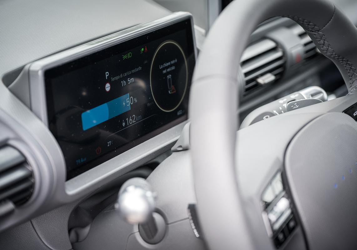 Hyundai Inster Cross 49 kWh strumentazione