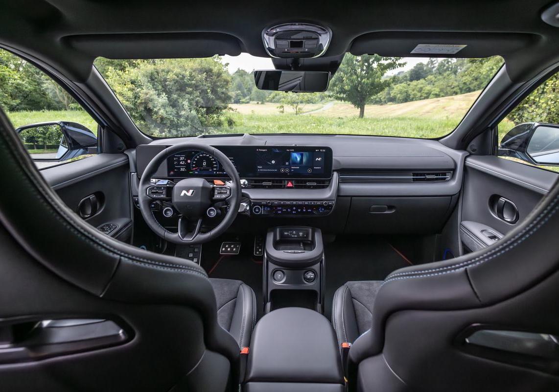 Hyundai Ioniq 5 N Performance Blue abitacolo