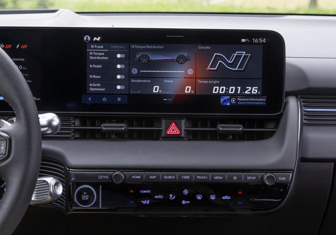 Hyundai Ioniq 5 N Performance Blue multimediale