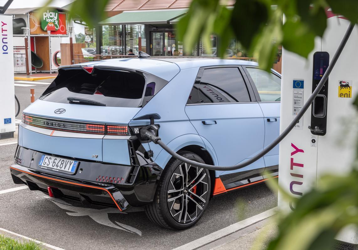 Hyundai Ioniq 5 N Performance Blue ricarica
