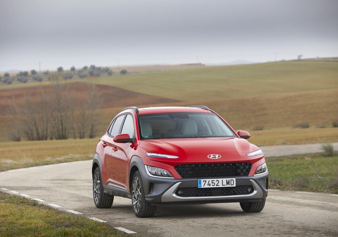 Hyundai Kona ibrida full-hybrid foto