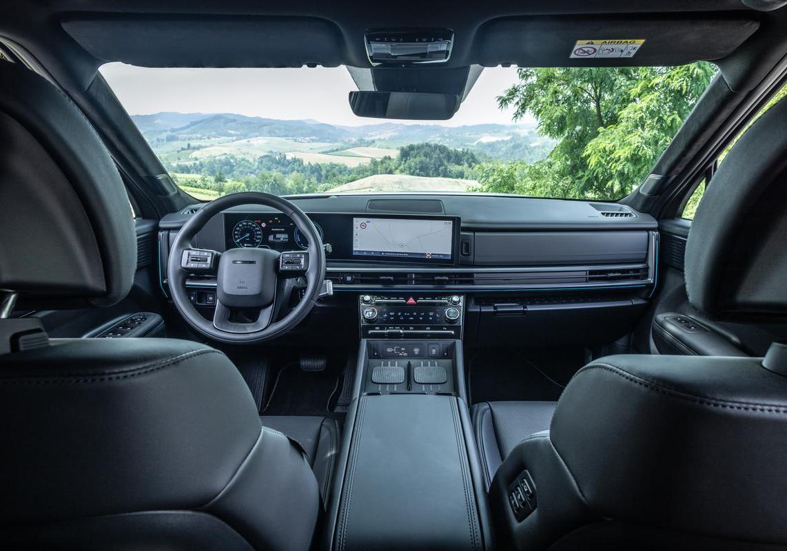 Hyundai Santa Fe 2WD abitacolo