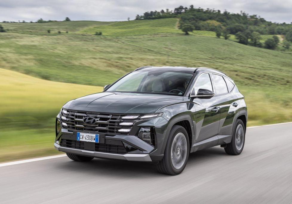 Hyundai Tucson full-hybrid 215 CV immagine