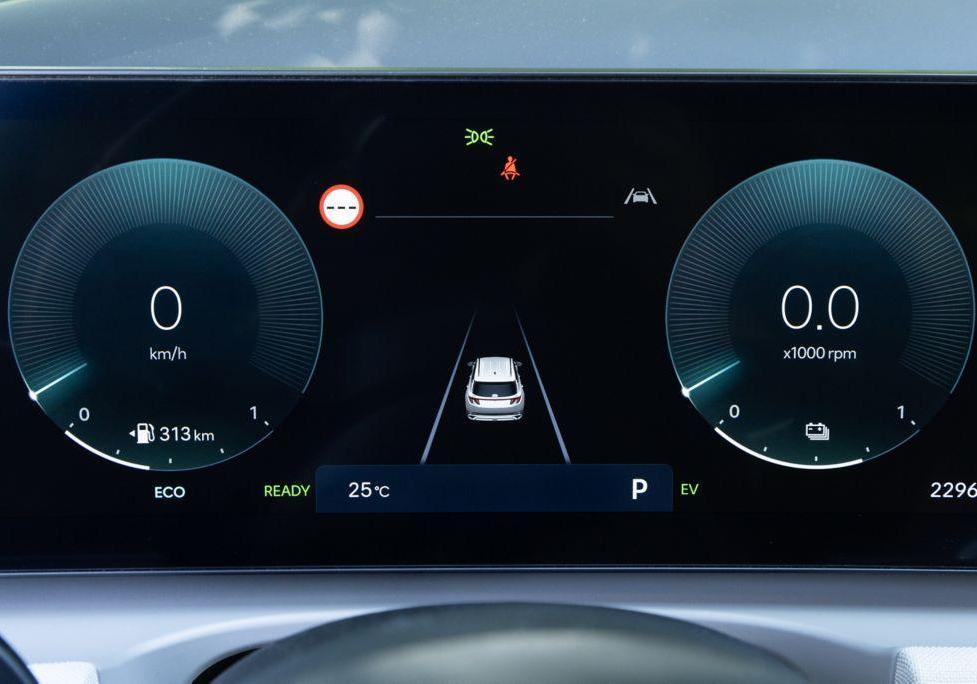Hyundai Tucson full-hybrid 215 CV strumentazione