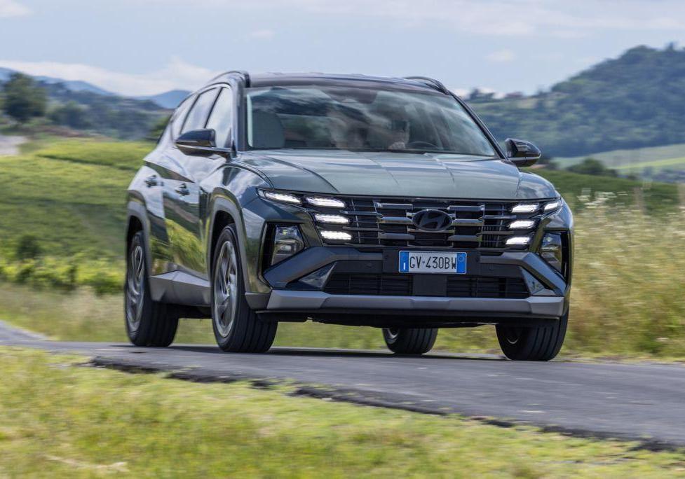 Hyundai Tucson full-hybrid 215 CV