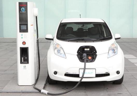 Incentivi auto 2013 auto elettriche Nissan Leaf