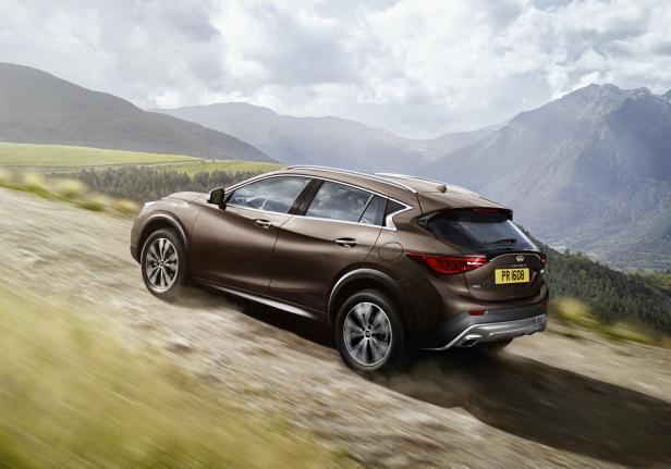 infiniti qx30 tre quarti posteriore