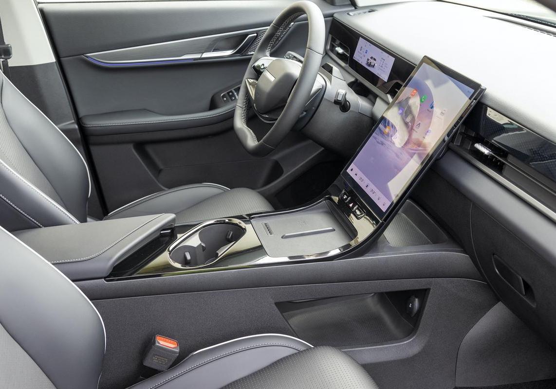 Jaecoo 5 ICE benzina abitacolo