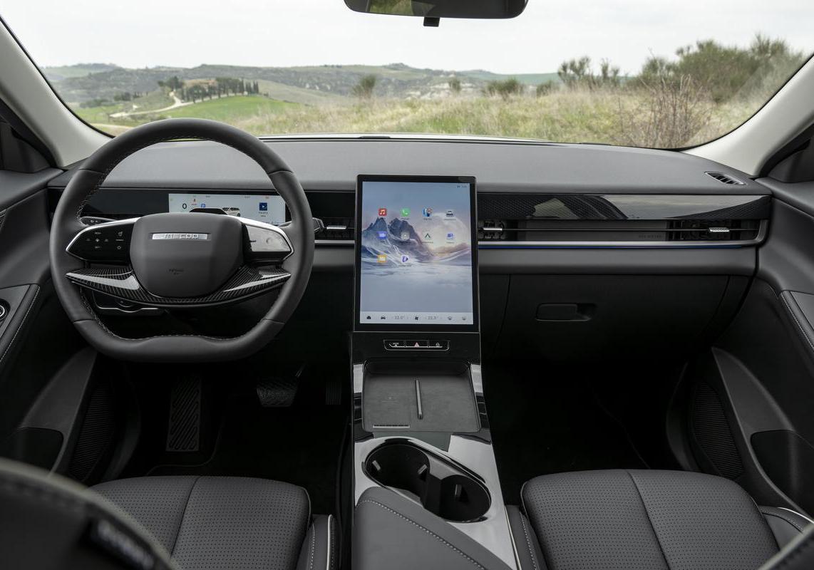 Jaecoo 5 SHS-H abitacolo