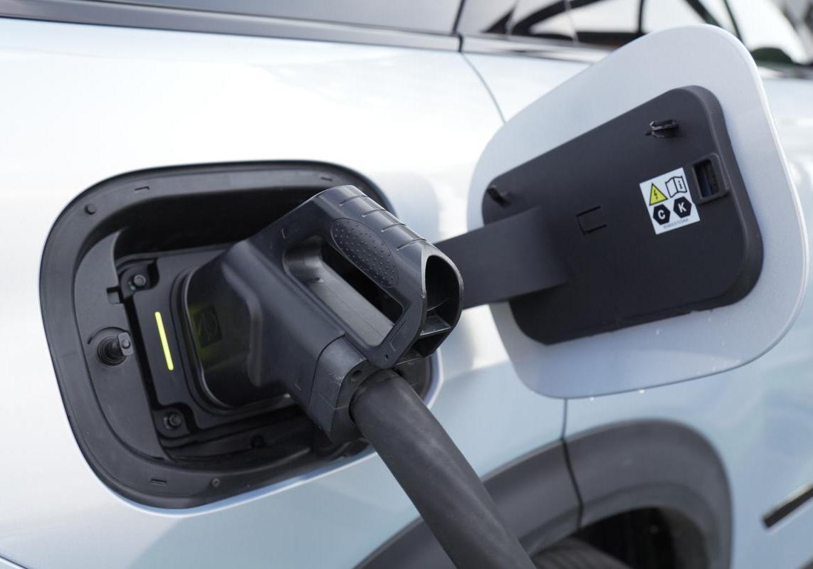 Jaecoo 7 Super Hybrid bocchettone ricarica