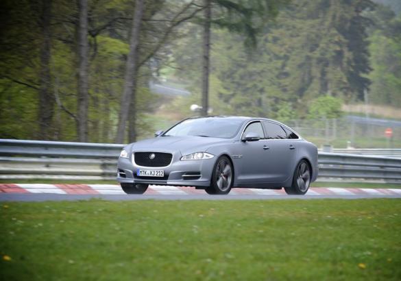 Jaguar XJ Supersport Ring-Taxi al Nurburgring profilo sinistro