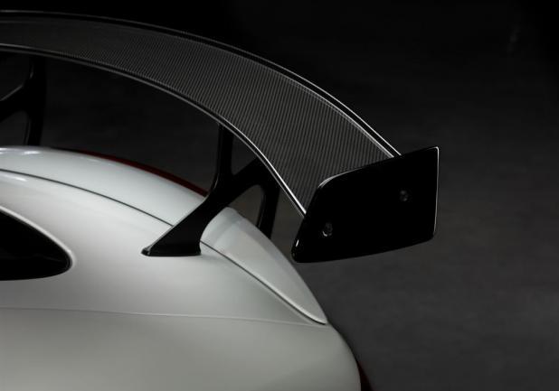 Jaguar XKR-S GT dettaglio alettone posteriore