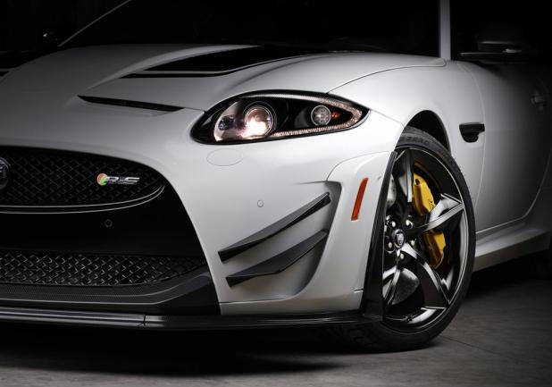 Jaguar XKR-S GT dettaglio sezione anteriore