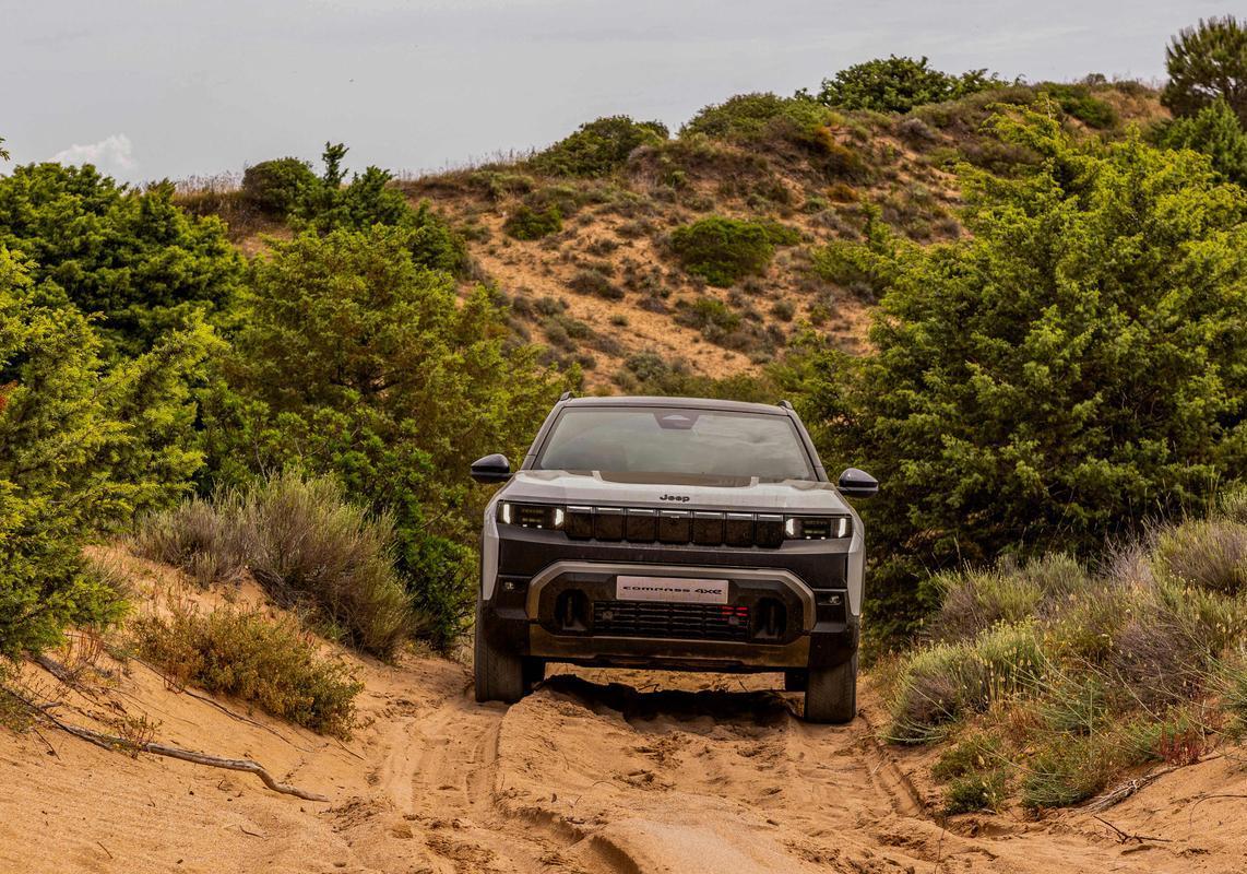 Jeep Compass 4xe - off road 4