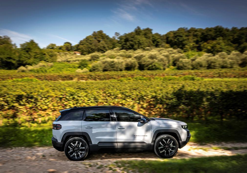Jeep Compass 4xe - off road 6
