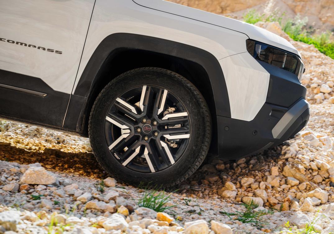 Jeep Compass 4xe - particolare ruota