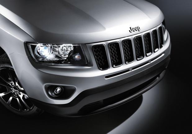 Jeep Compass Black Edition dettaglio sezione anteriore