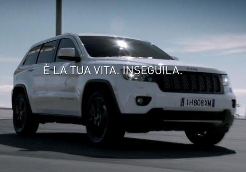 Jeep Grand Cherokee S Limited tre quarti anteriore frame spot pubblicitario