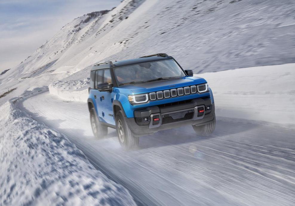 Jeep Recon 2026 - sulla neve