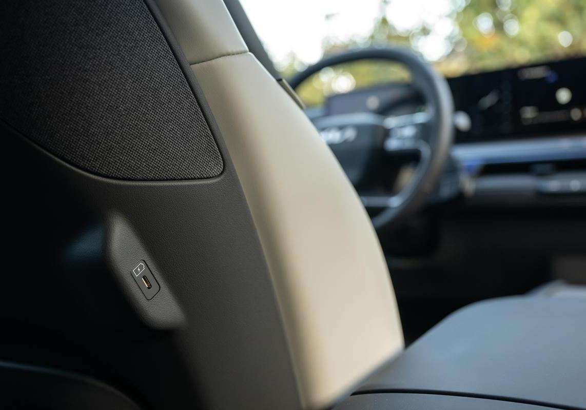 Kia EV9 AWD prese usb posteriori