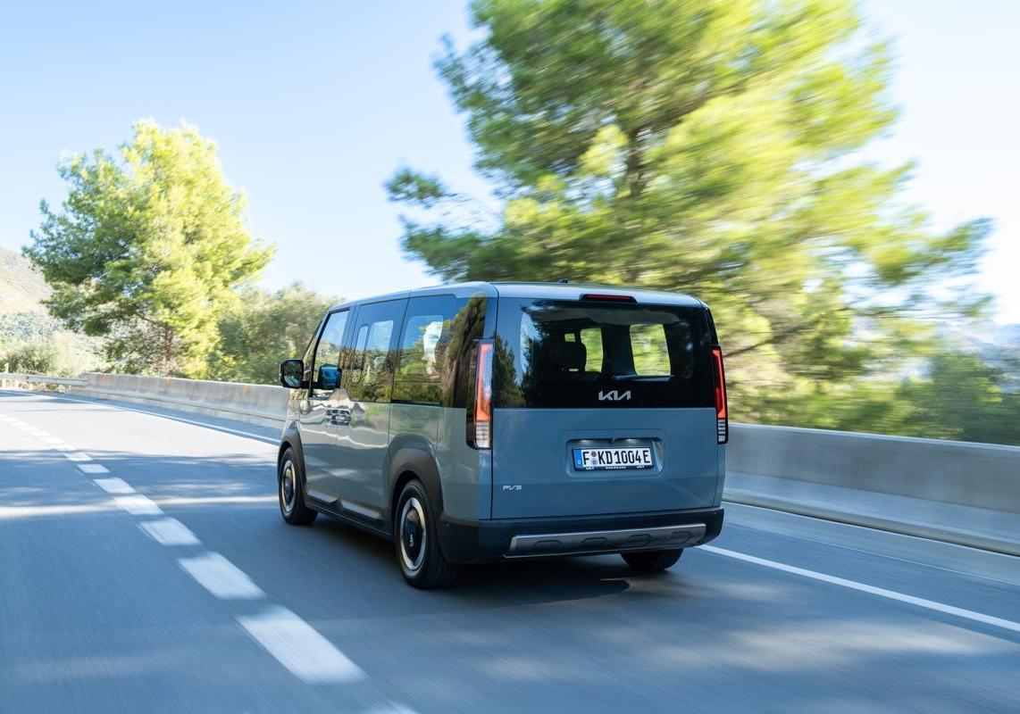 Kia PV5 Passenger 3