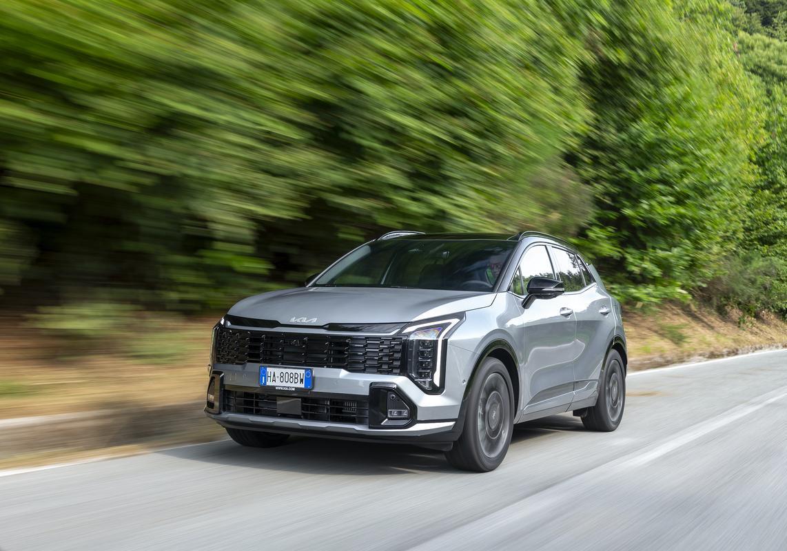 Kia Sportage 2025 diesel ibrida anteriore