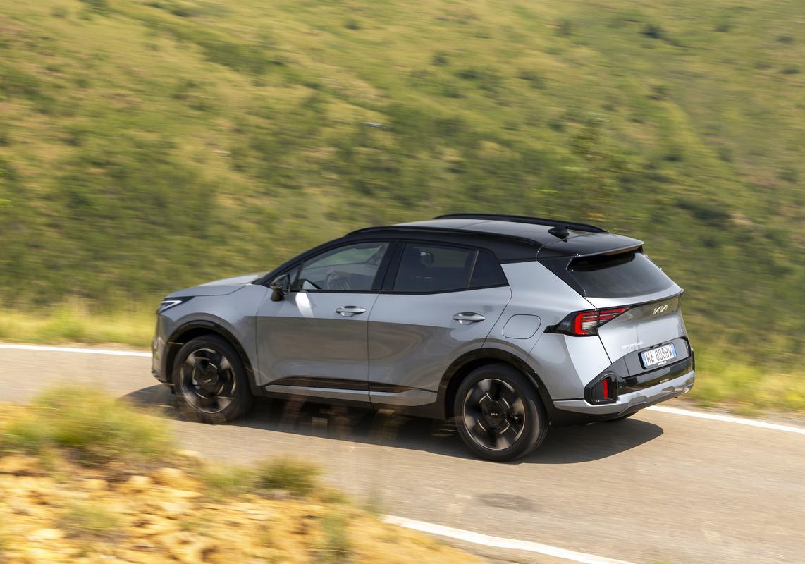Kia Sportage 2025 diesel ibrida bicolore