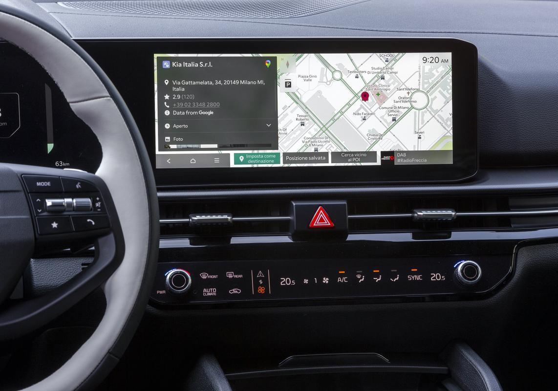 Kia Sportage 2025 diesel ibrida infotainment