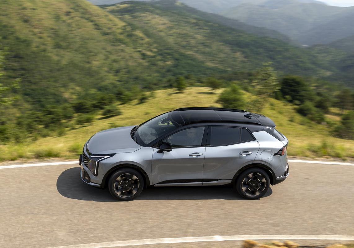 Kia Sportage 2025 diesel ibrida profilo
