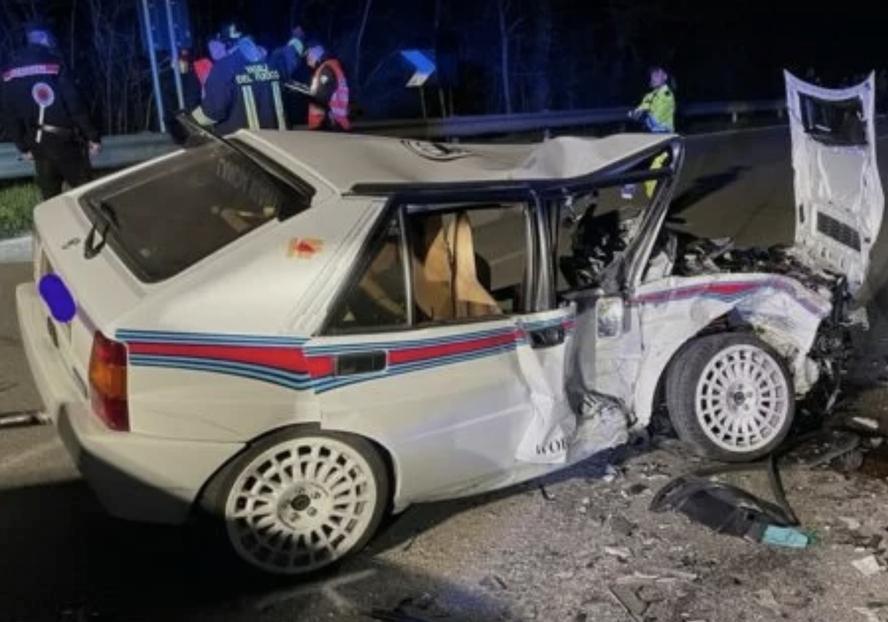 lancia delta hf integrale martini distrutta