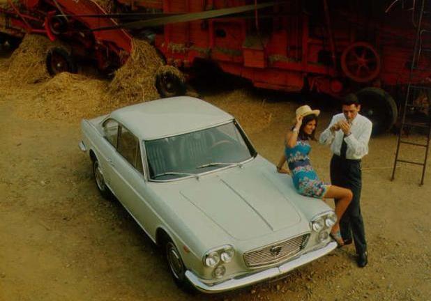 Lancia Flavia coupé dall'alto