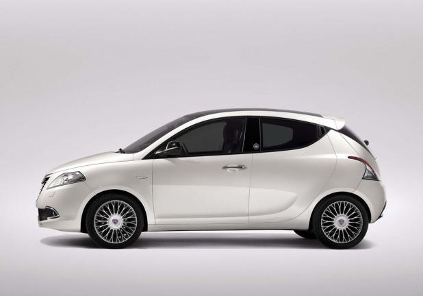 Lancia Ypsilon 5 porte laterale