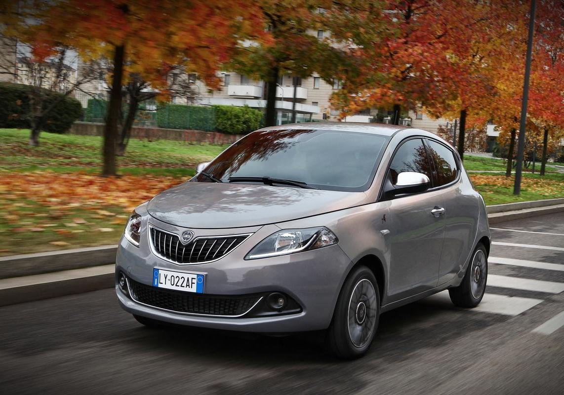 Lancia Ypsilon Alberta Ferretti anteriore