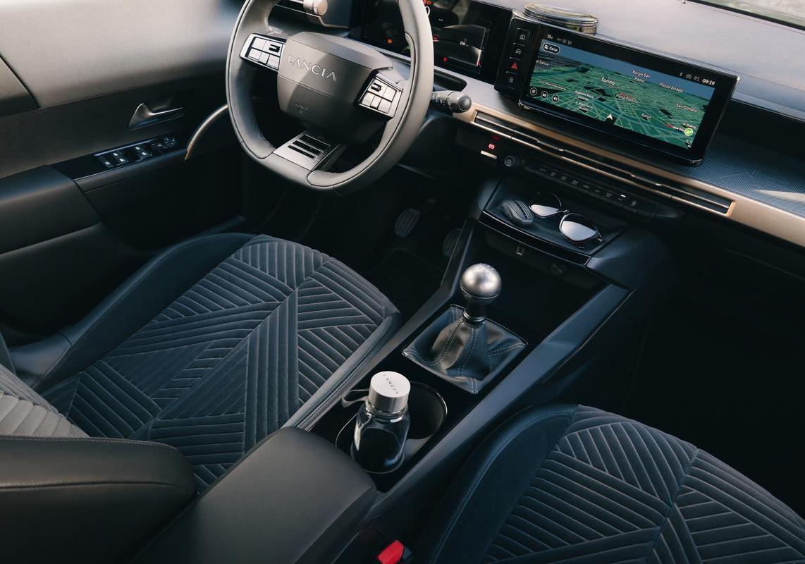 Lancia Ypsilon Turbo 100 interni