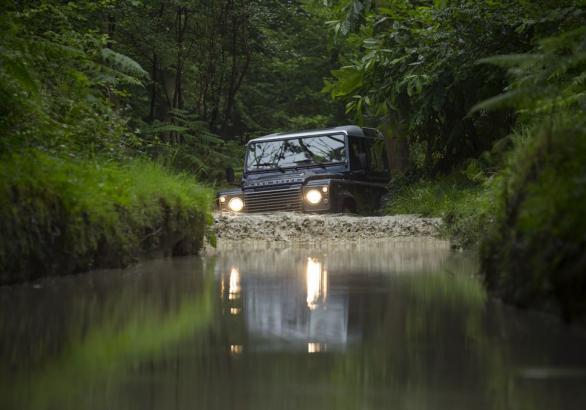 Land Rover Defender my 2013 in fuoristrada