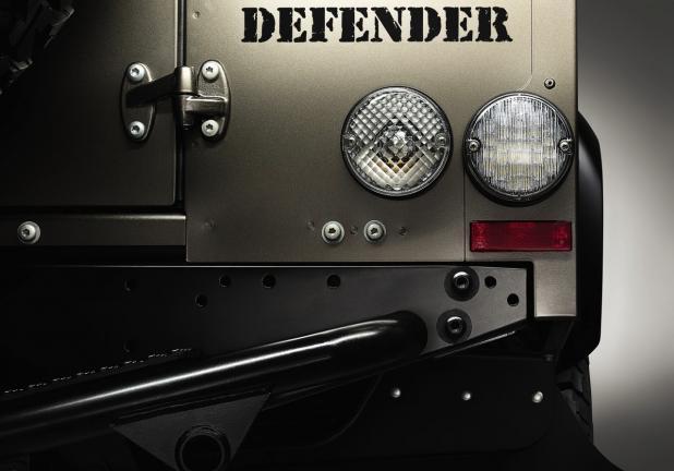 Land Rover Defender XTech Special Edition dettaglio gruppi ottici posteriori