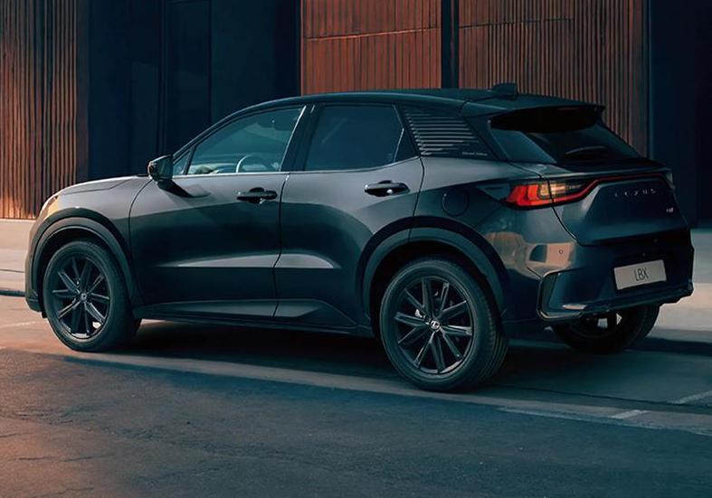 Lexus LBX Vibrant Edition - black lato